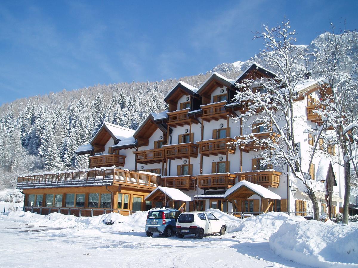 Kapriol Hotel Castello Tesino Exterior photo